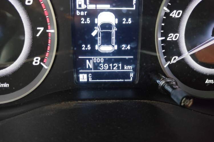 Used Baojun 560 2017 Rhythmic Edition 1.8L iAMT Prestige Model Odometer Close Up