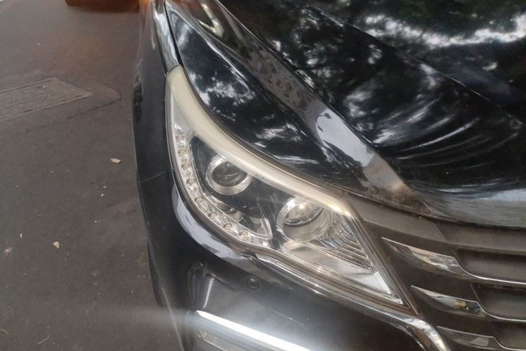 Used Baojun 560 2017 Rhythmic Edition 1.8L iAMT Prestige Model Right Front Headlight