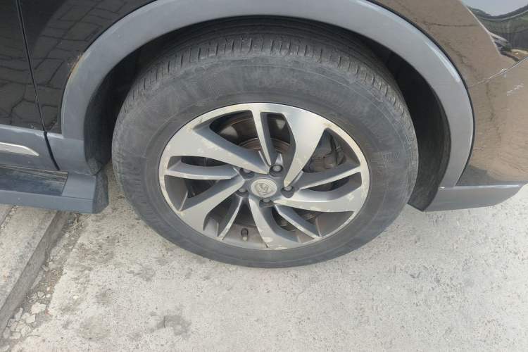 Used Baojun 560 2017 Rhythmic Edition 1.5T Manual Enjoyment Model Right Front Wheel Hub
