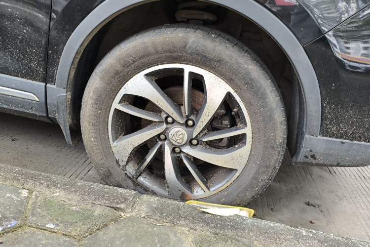 Used Baojun 560 2017 Rhythmic Edition 1.5T Manual Premium Model Right Front Wheel Hub