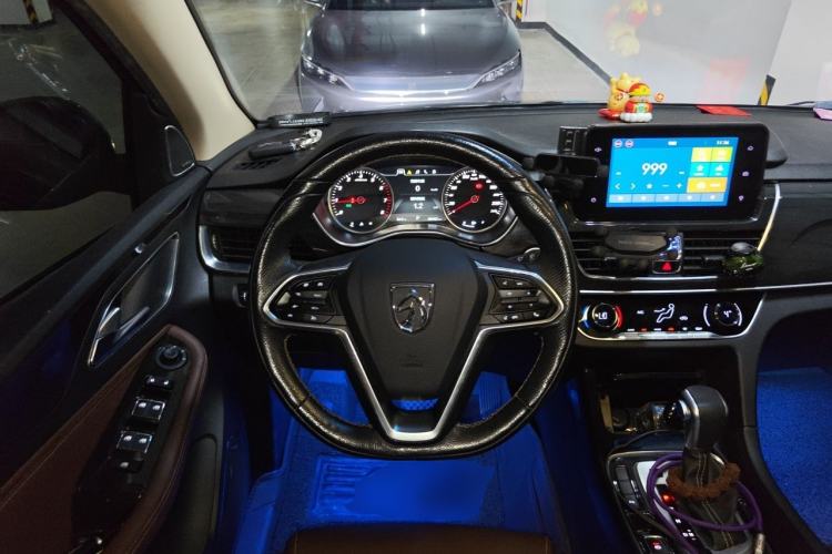 Used Baojun 560 2017 1.5T DCT Flagship Model 7 Seats Steering Wheel
