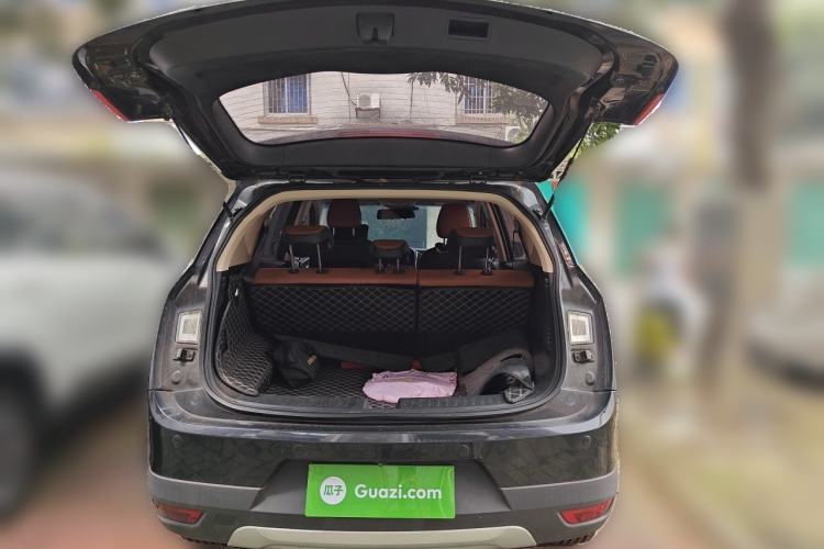 Used Baojun 560 2017 Rhythmic Edition 1.8L iAMT Prestige Model Trunk