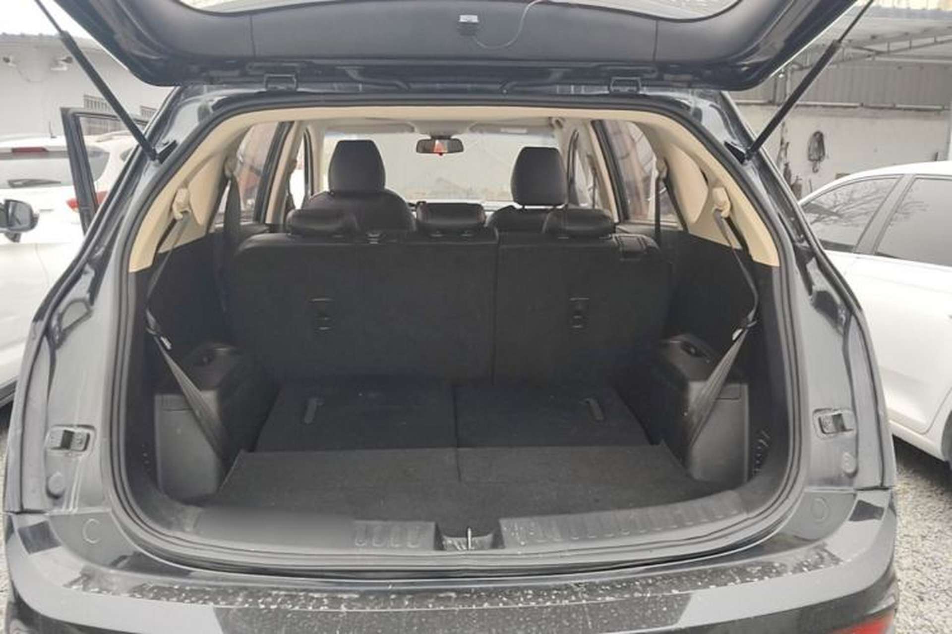 Used Baojun 560 2017 1.5T Manual Comfort Version 7 Seats Trunk