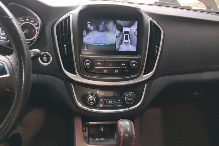 Used Baojun 560 2017 Rhythmic Edition 1.8L iAMT Prestige Model Audio And AC Panel