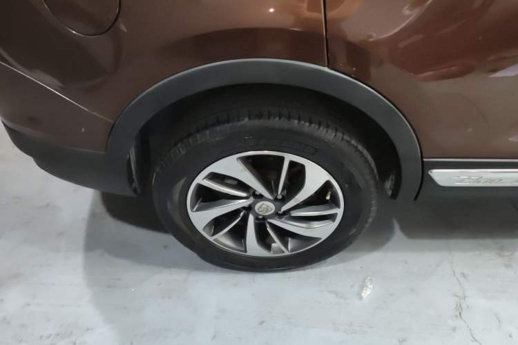 Used Baojun 560 2017 Rhythmic Edition 1.8L iAMT Prestige Model Exterior 8