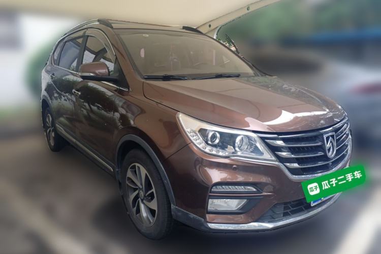 Used Baojun 560 2017 Rhythmic Edition 1.5T Manual Premium Model Front Right 45 Deg