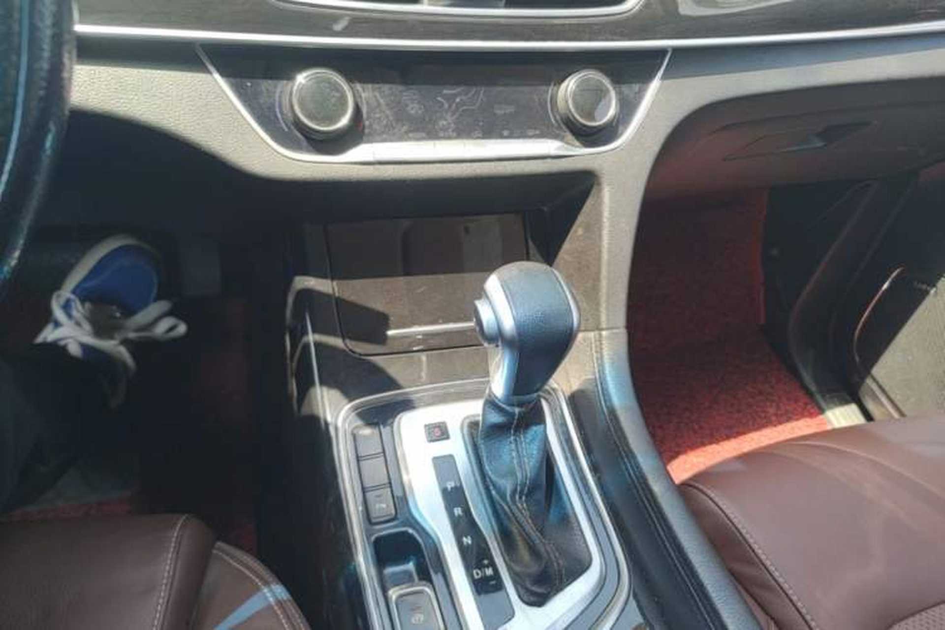 Used Baojun 560 2017 1.5T DCT Prestige Edition Gear Lever