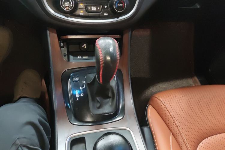 Used Baojun 560 2017 Rhythmic Edition 1.8L iAMT Prestige Model Gear Lever