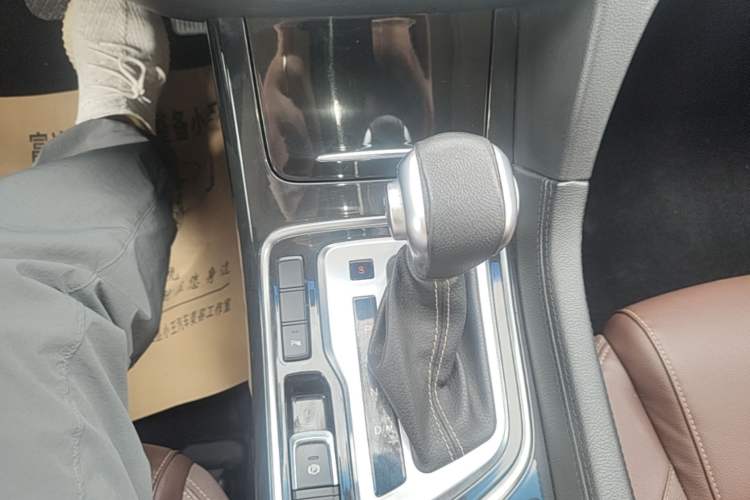 Used Baojun 560 2017 1.5T DCT Prestige Edition Gear Lever