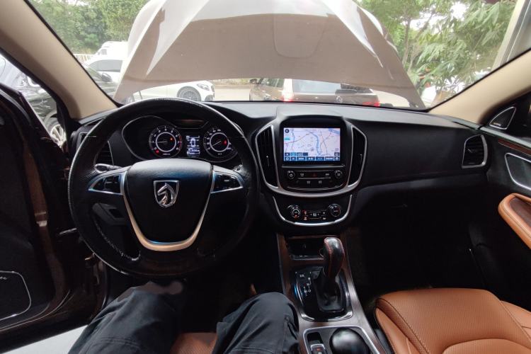 Used Baojun 560 2017 Rhythmic Edition 1.8L iAMT Prestige Model Interior 2