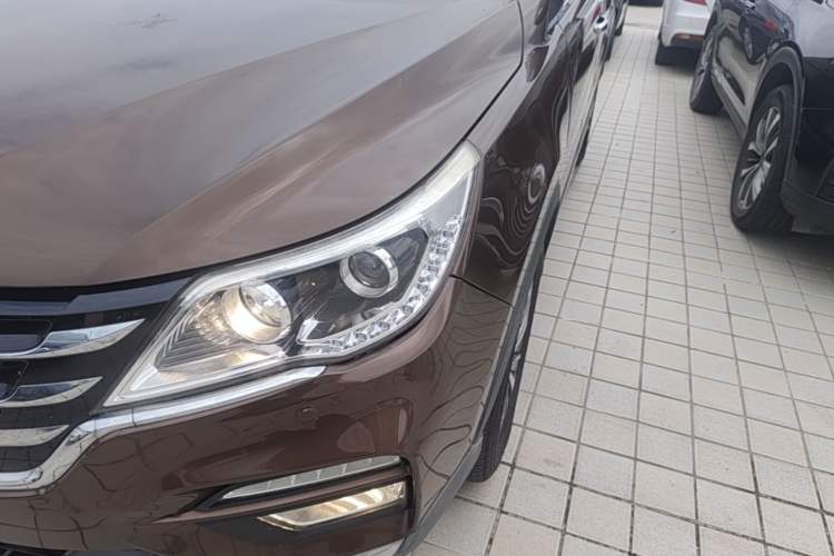 Used Baojun 560 2017 1.5T DCT Prestige Edition Left Front Headlight