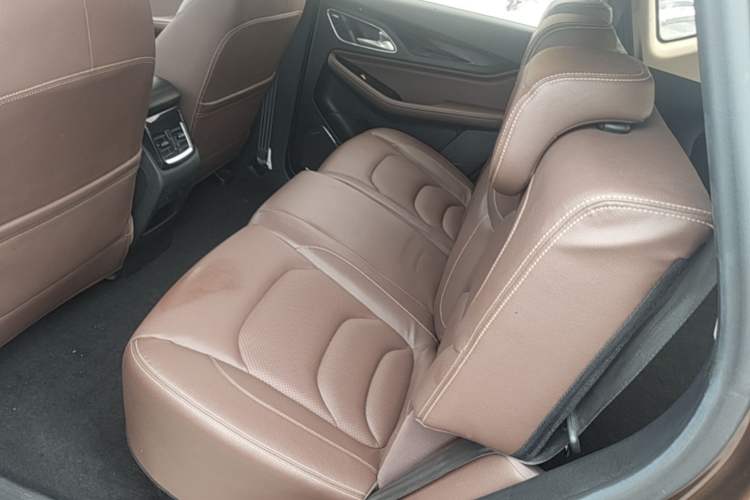 Used Baojun 560 2017 1.5T DCT Prestige Edition Left Rear Seat