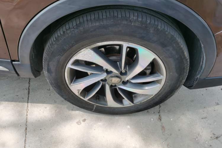 Used Baojun 560 2017 1.5T DCT Flagship Model Right Front Wheel Hub