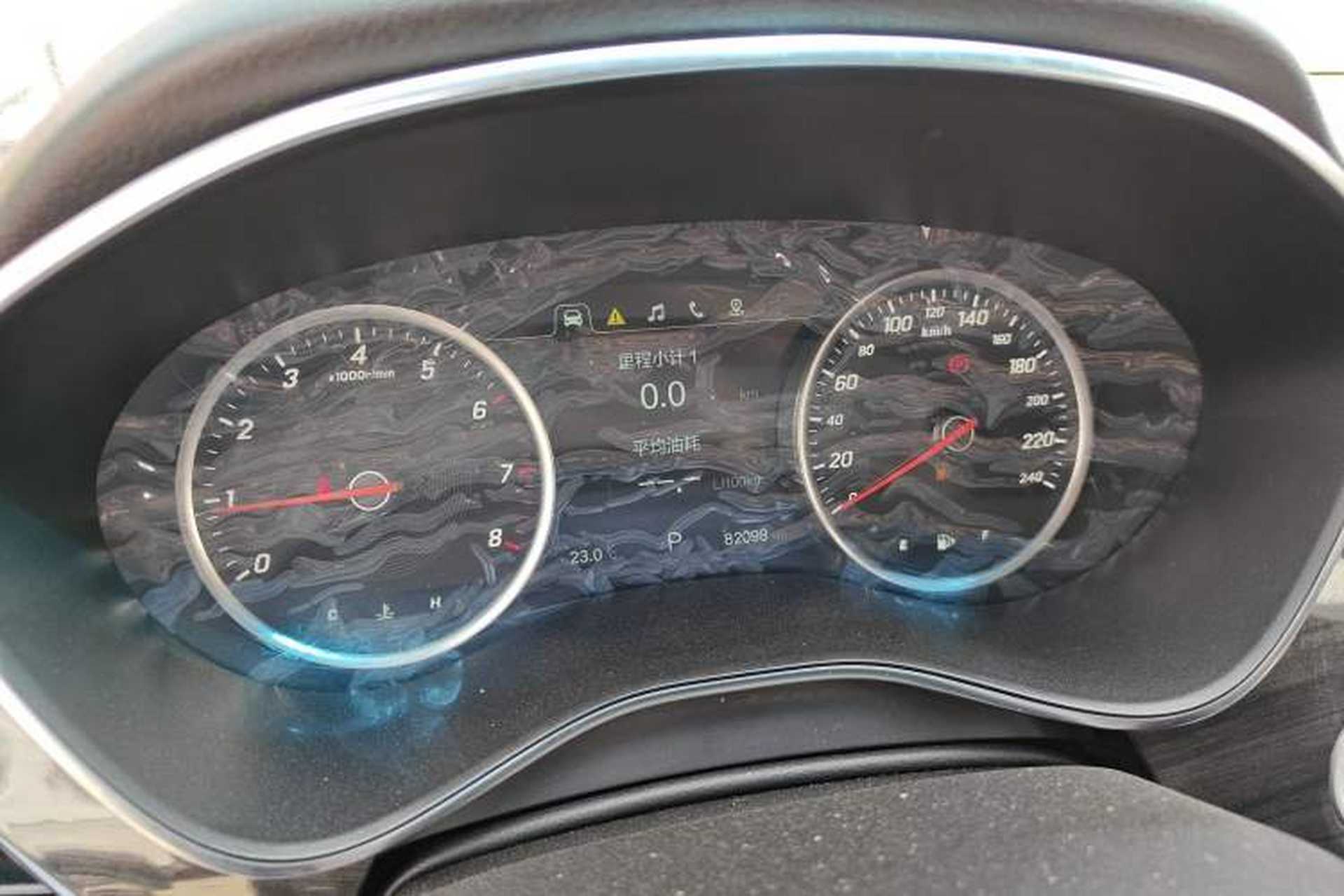 Used Baojun 560 2017 1.5T DCT Flagship Model 7 Seats Instrument Cluster