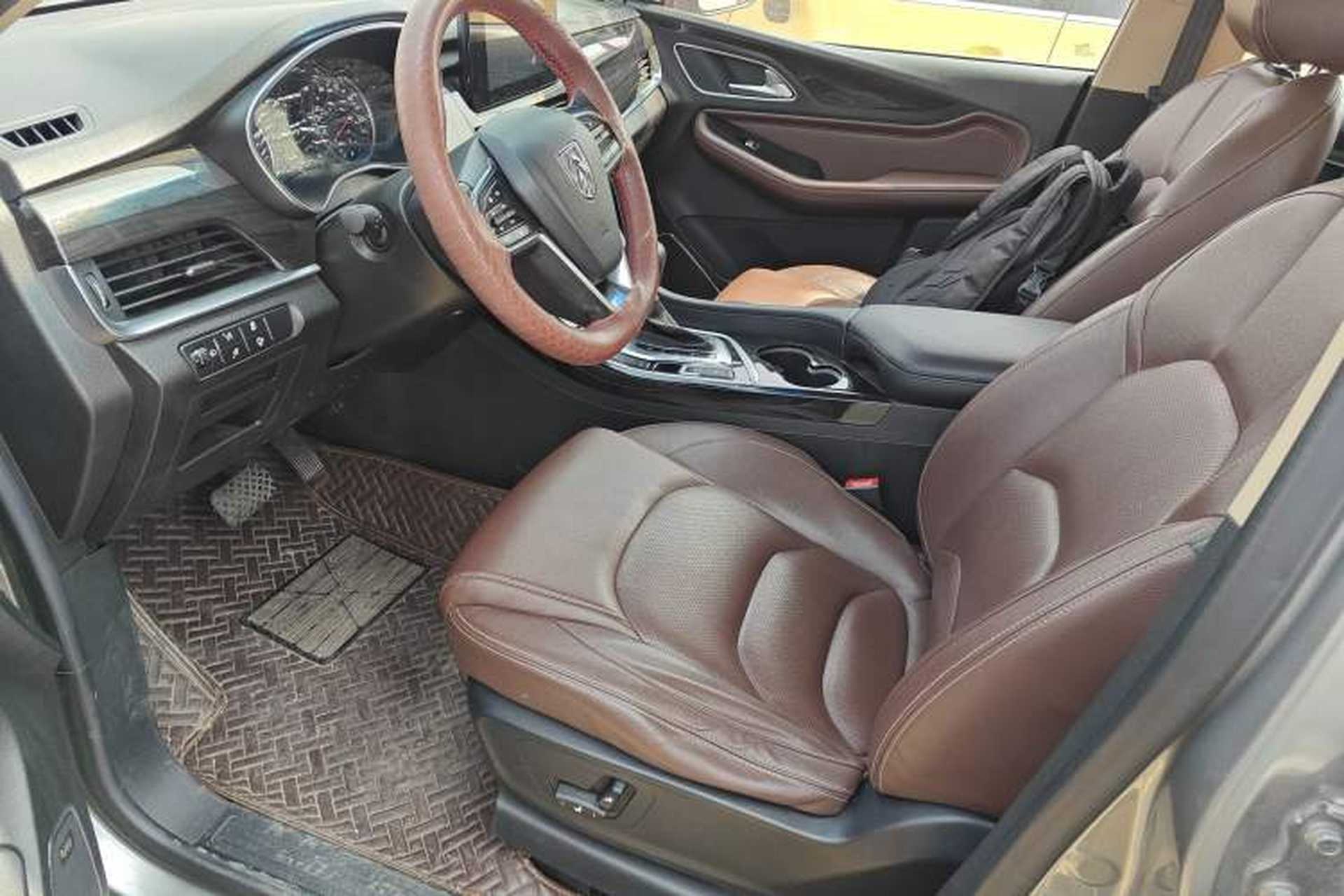 Used Baojun 560 2017 1.5T DCT Flagship Model 7 Seats Left Front Seat