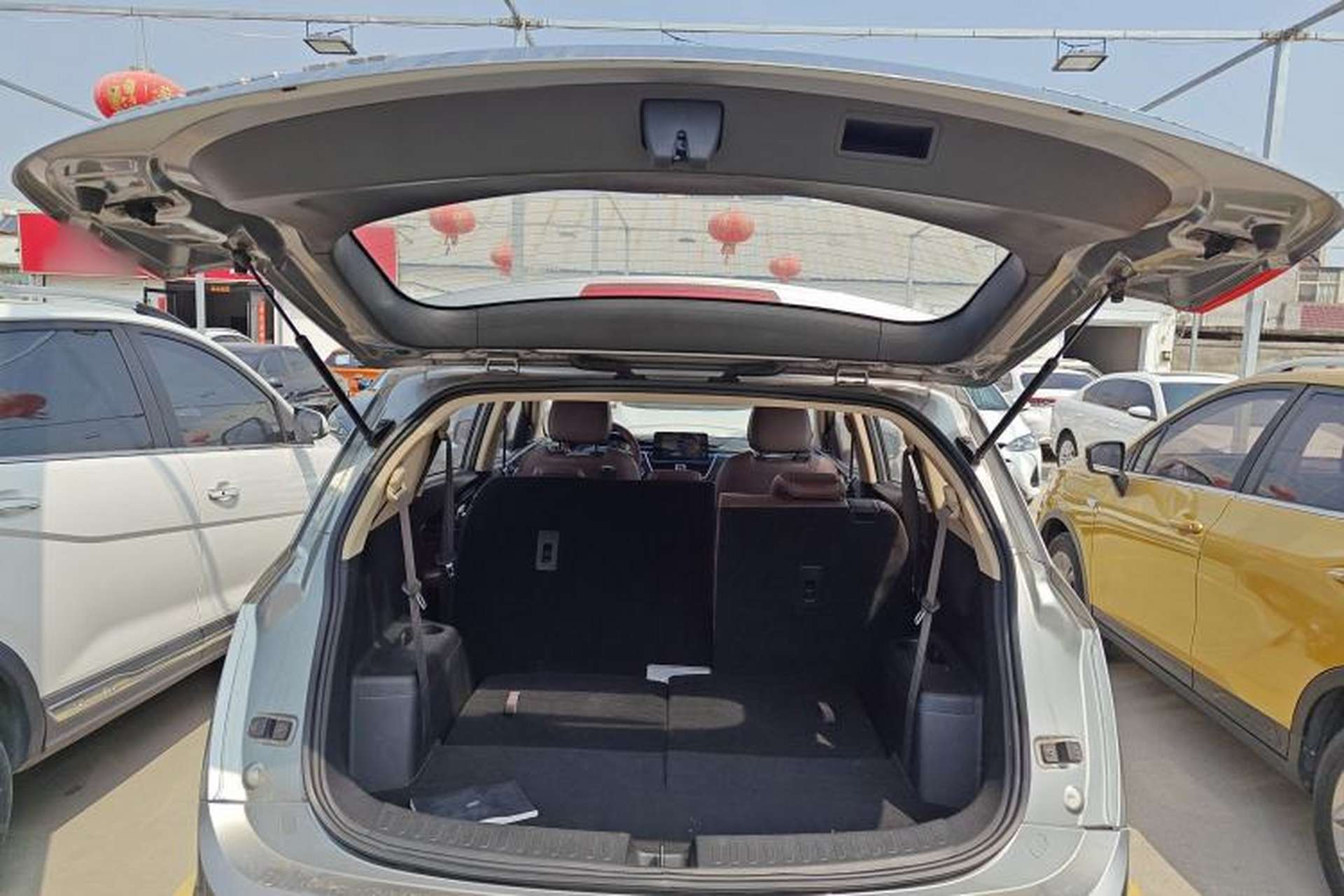 Used Baojun 560 2017 1.5T DCT Flagship Model 7 Seats Trunk
