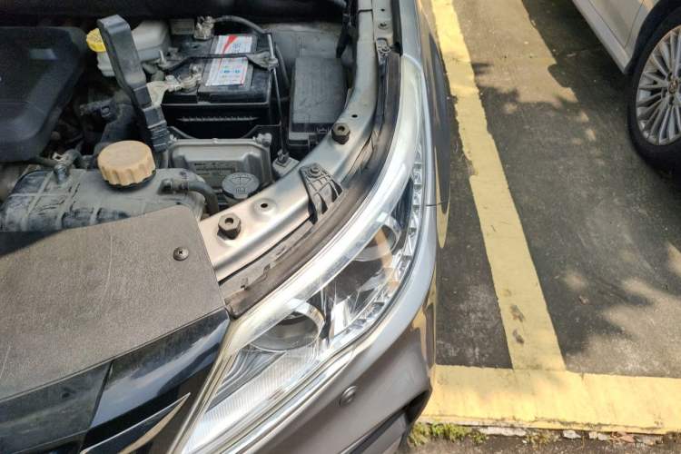Used Baojun 560 2017 1.5T DCT Prestige Edition Engine Bay Left