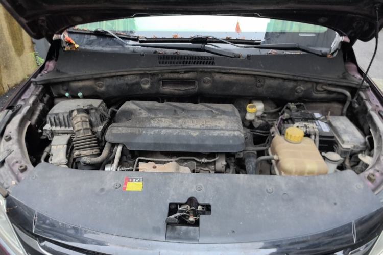 Used Baojun 560 2017 1.5T Manual Comfort Version 7 Seats Engine Bay