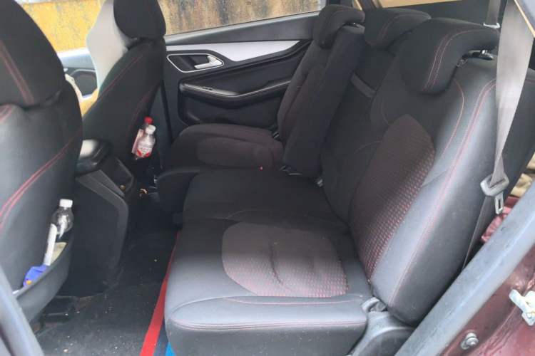 Used Baojun 560 2017 1.5T Manual Comfort Version 7 Seats Left Rear Seat