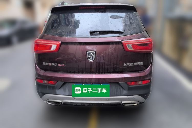 Used Baojun 560 2017 1.5T Manual Comfort Version 7 Seats Rear