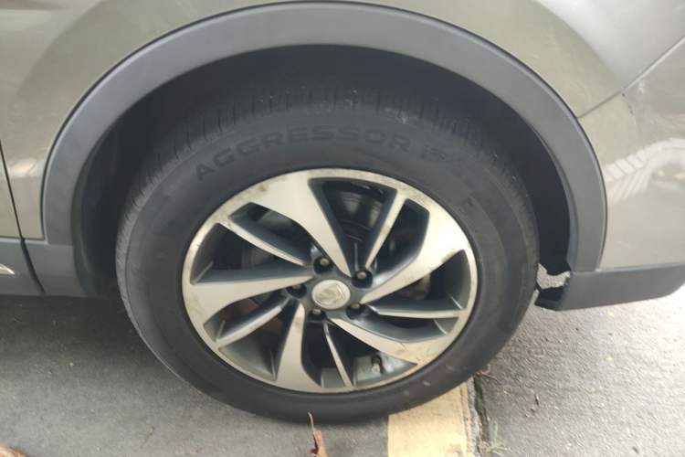 Used Baojun 560 2017 1.5T DCT Prestige Edition Right Front Wheel Hub
