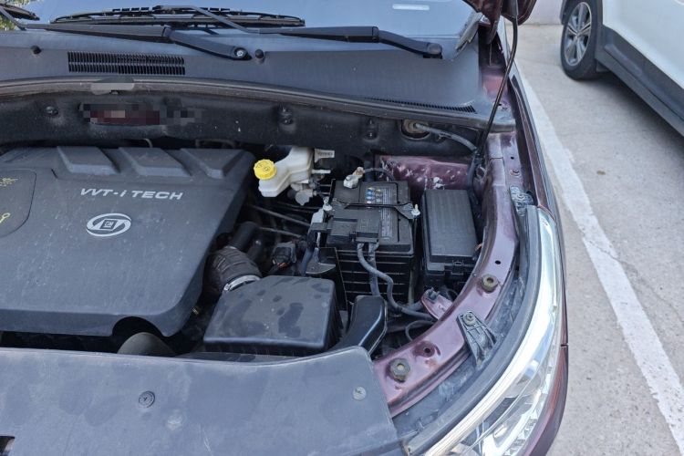 Used Baojun 560 2017 Rhythmic Edition 1.8L iAMT Prestige Model Engine Bay Left
