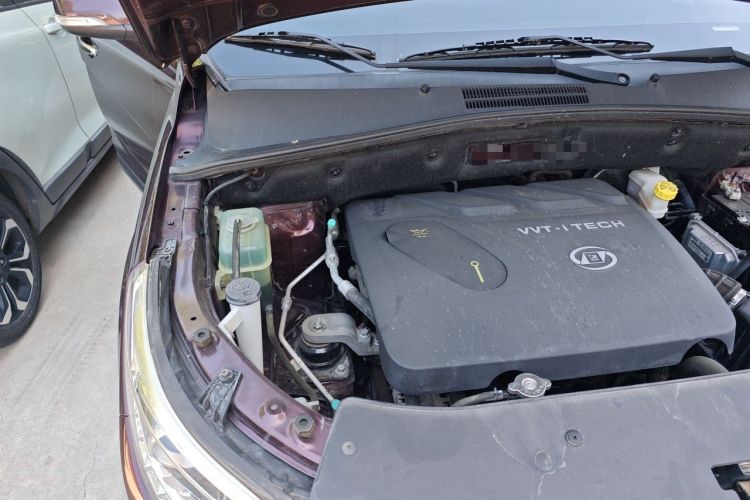 Used Baojun 560 2017 Rhythmic Edition 1.8L iAMT Prestige Model Engine Bay Right