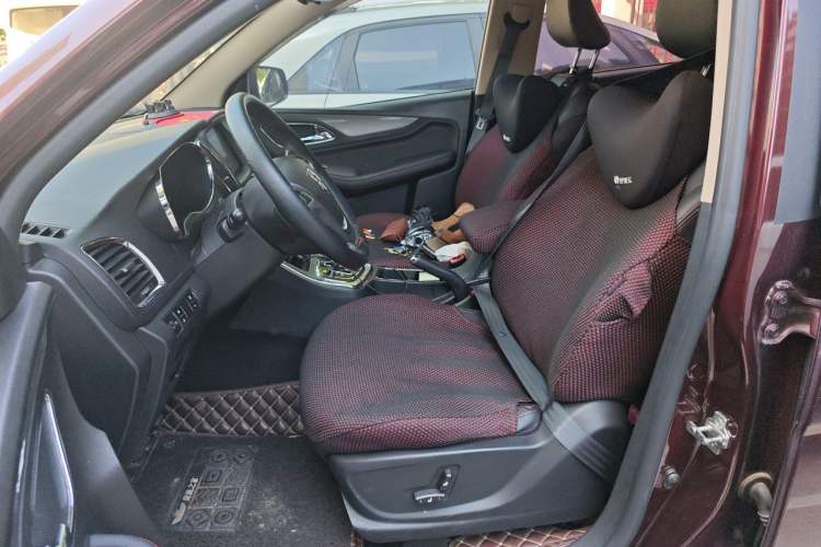 Used Baojun 560 2017 Rhythmic Edition 1.8L iAMT Prestige Model Left Front Seat