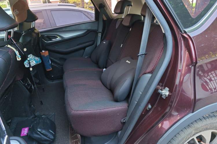 Used Baojun 560 2017 Rhythmic Edition 1.8L iAMT Prestige Model Left Rear Seat