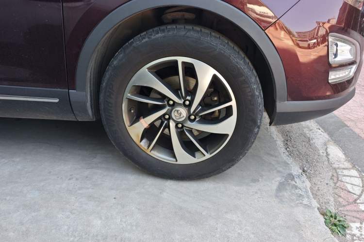 Used Baojun 560 2017 Rhythmic Edition 1.8L iAMT Prestige Model Right Front Wheel Hub