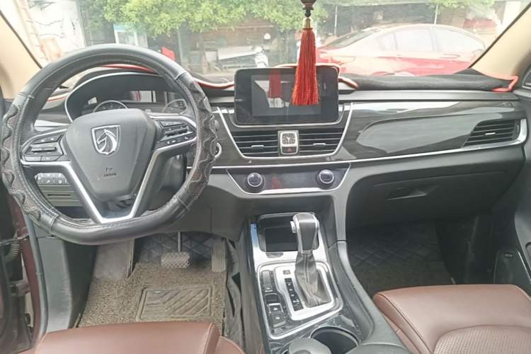 Used Baojun 560 2017 1.5T DCT Flagship Model Audio And AC Panel