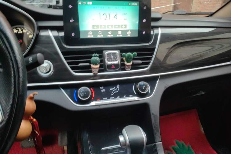 Used Baojun 560 2017 1.5T DCT Prestige Edition Audio And AC Panel
