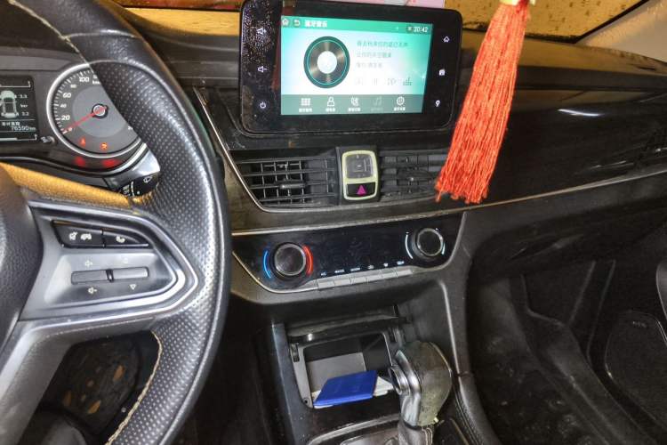 Used Baojun 560 2017 1.5T DCT Prestige Edition Audio And AC Panel
