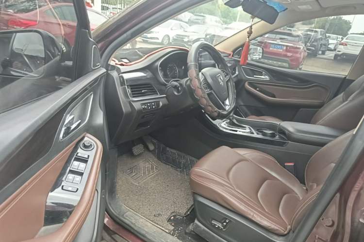 Used Baojun 560 2017 1.5T DCT Flagship Model Driver Seat