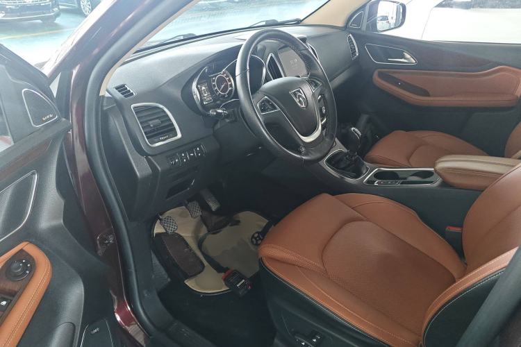 Used Baojun 560 2017 Rhythmic Edition 1.5T Manual Premium Model Driver Seat