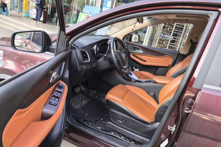 Used Baojun 560 2017 Rhythmic Edition 1.8L iAMT Prestige Model Driver Seat