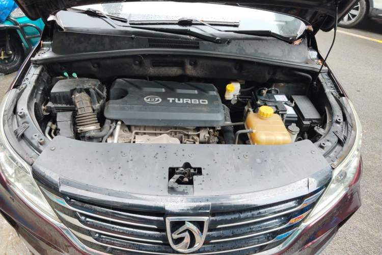 Used Baojun 560 2017 Rhythmic Edition 1.5T Manual Premium Model Engine Bay