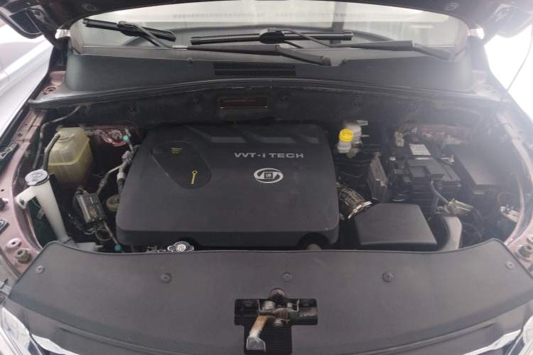 Used Baojun 560 2017 Rhythmic Edition 1.8L iAMT Prestige Model Engine Bay