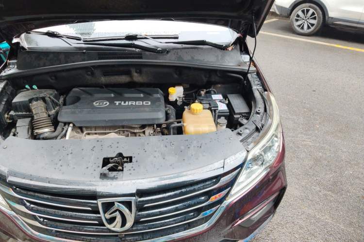 Used Baojun 560 2017 Rhythmic Edition 1.5T Manual Premium Model Engine Bay Left