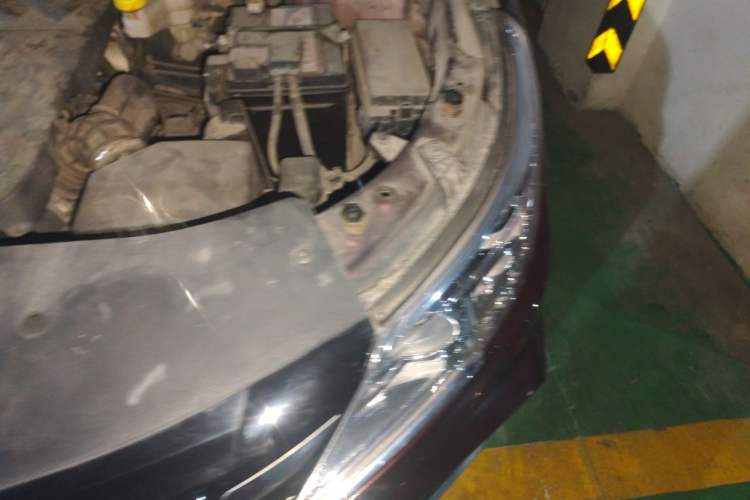 Used Baojun 560 2017 Rhythmic Edition 1.8L iAMT Prestige Model Engine Bay Left