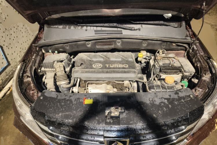 Used Baojun 560 2017 1.5T DCT Prestige Edition Engine Bay
