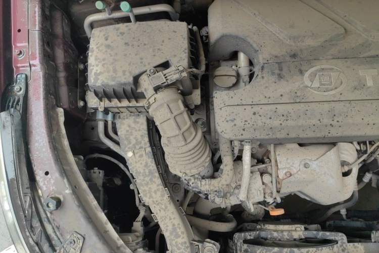 Used Baojun 560 2017 1.5T DCT Prestige Edition Engine Bay Right