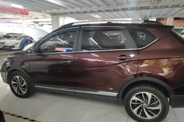 Used Baojun 560 2017 1.5T DCT Flagship Model Exterior 3