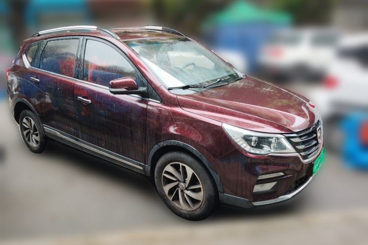Used Baojun 560 2017 Rhythmic Edition 1.5T Manual Premium Model Front Right 45 Deg