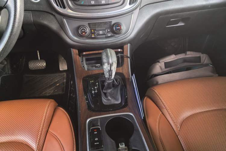 Used Baojun 560 2017 Rhythmic Edition 1.8L iAMT Prestige Model Gear Lever