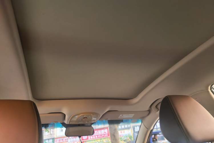 Used Baojun 560 2017 Rhythmic Edition 1.8L iAMT Prestige Model Headliner