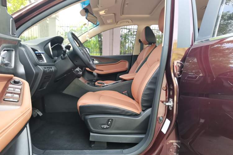 Used Baojun 560 2017 Rhythmic Edition 1.5T Manual Enjoyment Model Interior 1