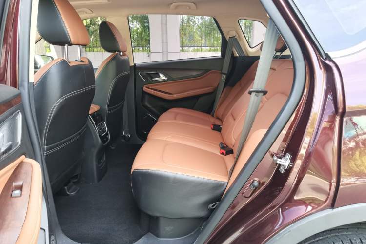 Used Baojun 560 2017 Rhythmic Edition 1.5T Manual Enjoyment Model Interior 2