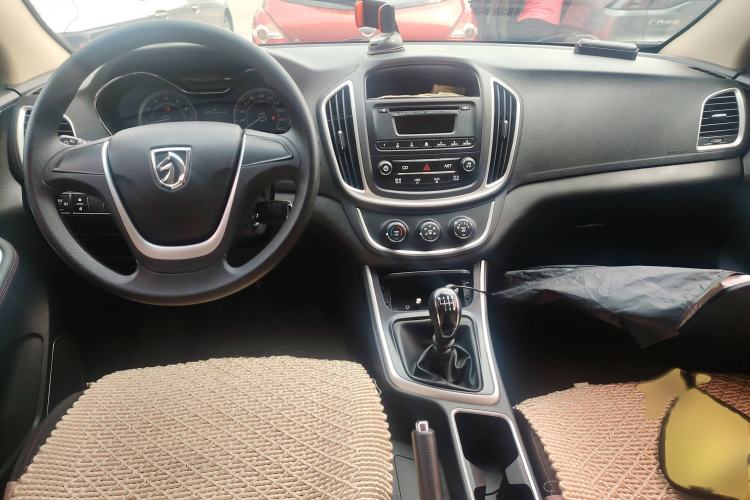 Used Baojun 560 2017 Rhythmic Edition 1.5T Manual Enjoyment Model Interior 2