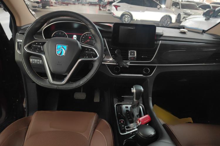 Used Baojun 560 2017 1.5T DCT Flagship Model Interior 2